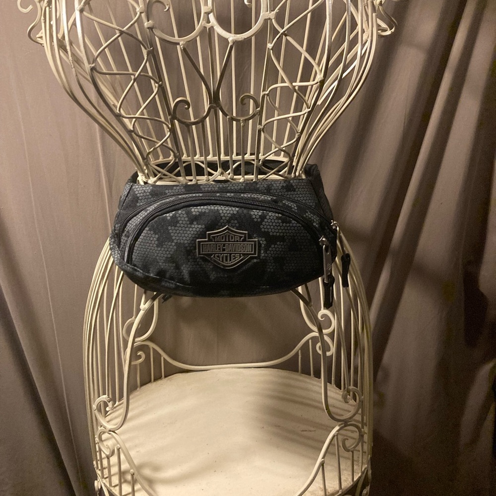 Harley-Davidson Black Waist Bag with Shimmery Finish